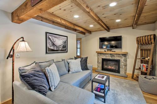 North Conway House | Luxe Cabin BBQ, Deck, 2 Mi to Cranmore Mtn Resort