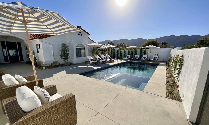 Desert Club Estates House | Luxe Designer Home, Pool/ Spa, Pool Table, eBikes, EV Charger, min 30 night stay