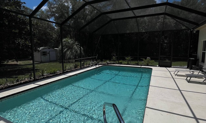 Lecanto House | Luxe Home in Lecanto Florida with Pool and Jacuzzi Tub