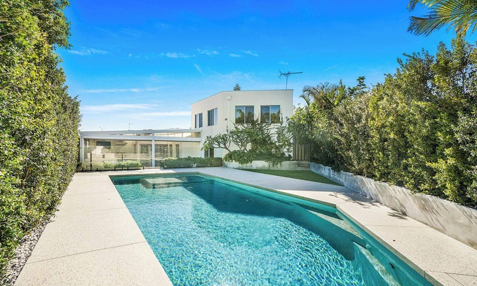 Mullaloo House | Luxe Lagoon: Family-Friendly Retreat with Pool!