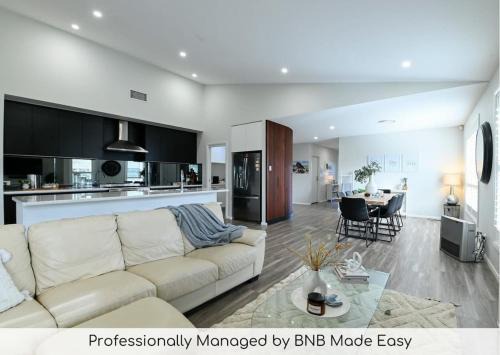 Dubbo House | Luxe on Lincoln - Close to Zoo, Rejuvenating Pool