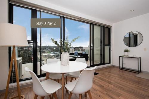 Mornington House | Luxe on Main in Mornington Views of the Bay