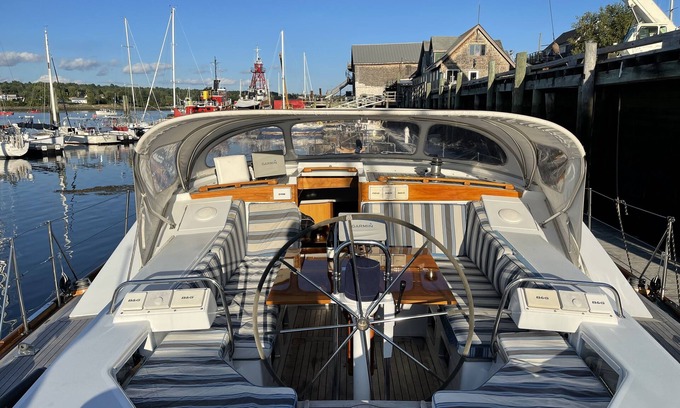 Annapolis Boat Rental | Luxe Waterfront Yacht: Pool/Kayak/SUP/Tube on Bay, Owner's Suite, Mins from town