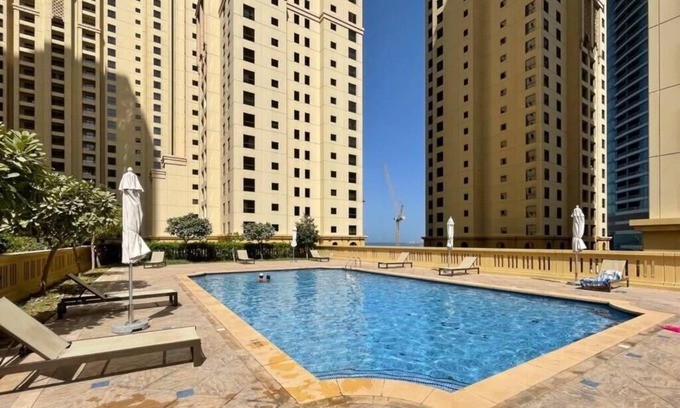 Al Sufouh 2 Apartment | Luxurious 1-Bd Gem in JBR: Elegant & Compact Bliss