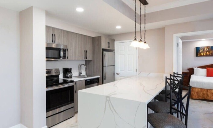 Florida Center Apartment | Luxurious 2-Bedroom Villa with Free Pool