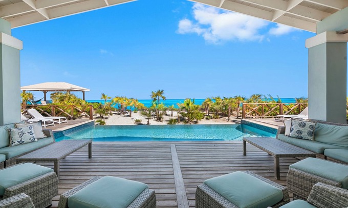 William's Town Villa | Luxurious 5000 sqft SilverPalmsVilla Private Heated Pool/Spa/ocean gazebo/kayaks