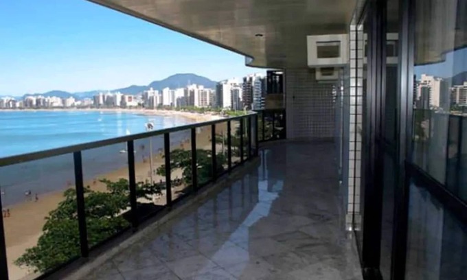 Southeast Region Apartment | Luxurious Apartament 5 Suites 4 Car Garage in Front of the Beach in Guarapari-ES