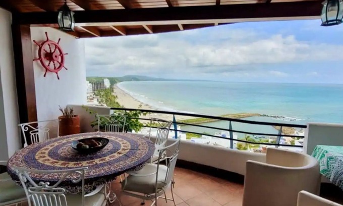 Esmeraldas Apartment | Luxurious Beach Apartment + Amazing View!