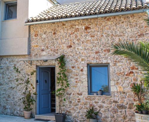 Ipsos Villa | Luxurious bungalow in Ipsos beach