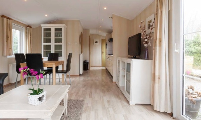 Municipality of Wageningen Ski Chalet | Luxurious holiday home in a holiday park.