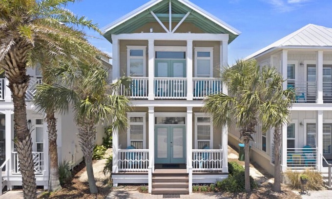 Sunnyside House | Luxurious Home with Ocean views! Pet Friendly 95W