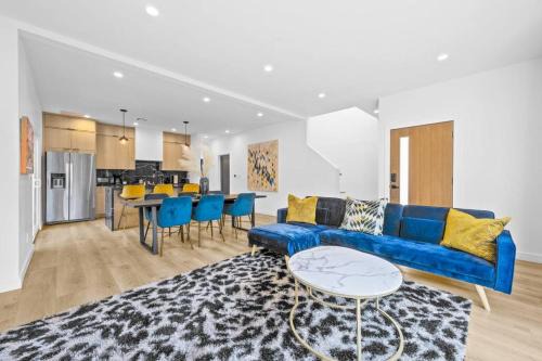 Crenshaw Apartment | Luxurious Home with Hot Tub and Arcades Sleeps 14