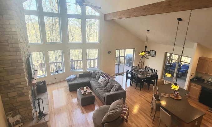 The Woods Cabin | Luxurious Mountaintop Chalet/Cabin in 'The Woods Golf Resort':Access Amenities