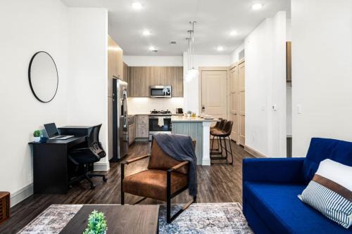 West Oak Hill Apartment | Luxurious New Unit 1Bd1BaPool, Golf Sim