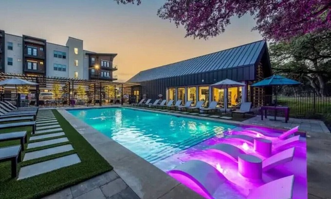 West Oak Hill Apartment | Luxurious New Unit|2Bd2Ba|Pool, Golf Sim