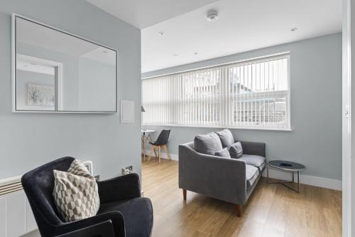 Chelmsford Apartment | Luxurious One Bedroom Apartment in Bond Street, Chelmsford City Centre with Sky TV