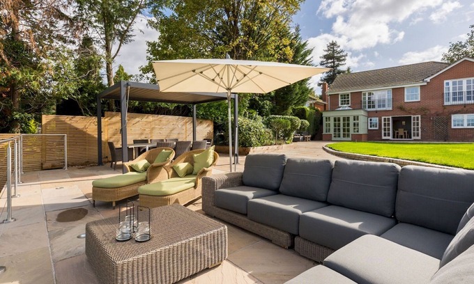 Tiddington House | Luxurious Riverside 4Bed Family Home, Tiddington | Pass The Keys