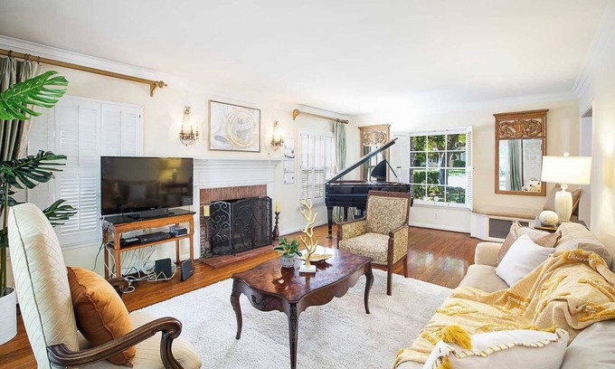 San Marino House | Luxurious San Marino Retreat - 4BR Home w/Pool & Grand Piano #41181