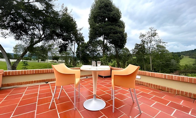 Choconta Cabin | Luxurious Sisga Dam Cabin TV Wifi Kitchen BBQ