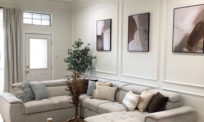 Mesquite House | Luxurious Villa at Mesquite with Pool 3BD/2BA.