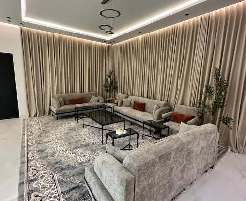 Al Qassim Ski Chalet | Luxurious villa with three bedrooms, cinema and swimming pool