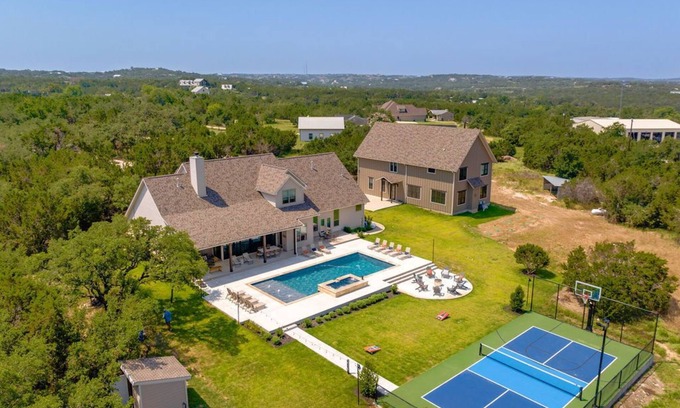 Austin House | Luxury 12BR Estate Near Austin – Pool, Pickleball, Theater & Room for 34 Guests