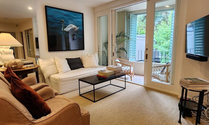 Paddington Apartment | Luxury 2 Bedroom Apartment With Elegant Interiors + Parking