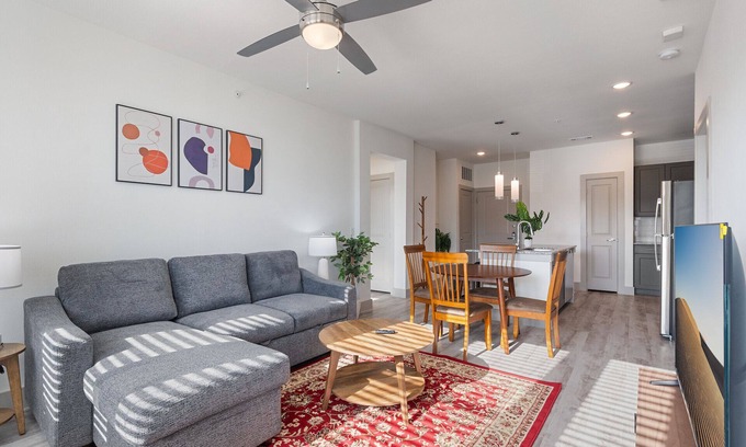 Vista Del Pueblo Apartment | Luxury 2BD/2BA Next to Airport 3689