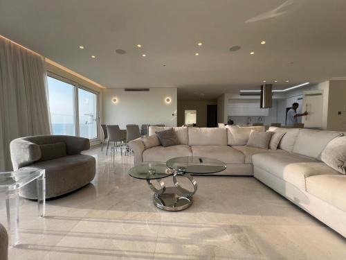 Tel Aviv Promenade Apartment | Luxury 3 Bedrooms Seafront Tel Aviv