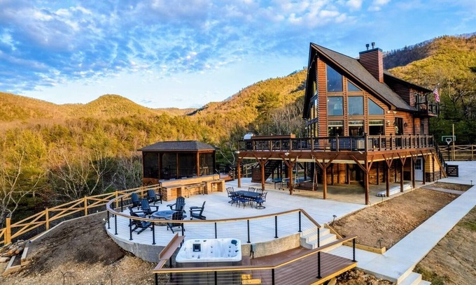 Milam Cabin | Luxury A Frame 5BR Hot Tub & Mountain Views