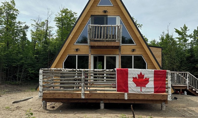 Greater Madawaska House | Luxury A frame retreat, relax and get cozy at Woodz Up. Pet friendly!