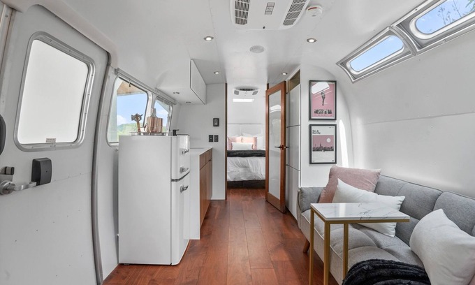 Rockbridge House | Luxury Airstream Glamping Cosmopolitan Unit 4 of 6, On-Site Hiking, Sauna