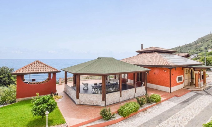 Gioiosa Marea House | Luxury and affordable villa with private pool and wellness area between Capo d'Orlando and Tindari