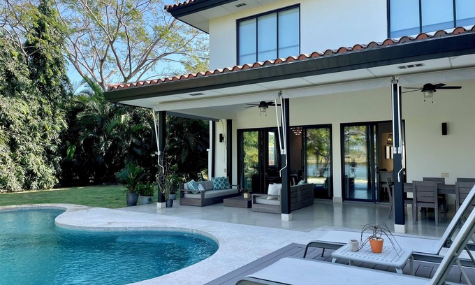 El Chiru Apartment | Luxury and tranquil 4 Bedroom Thownhome