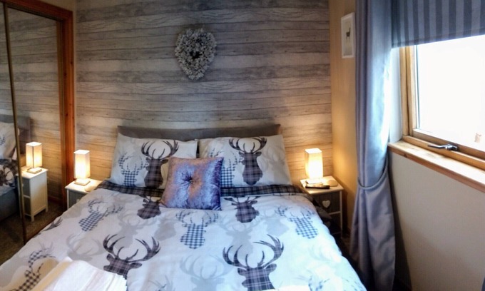 South Galson Apartment | Luxury Apartment, parking, cycle locker and outdoor sitting area.