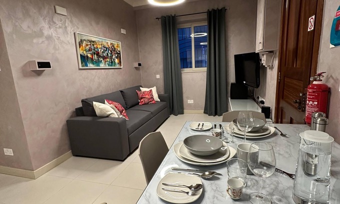 Swieqi Apartment | Luxury Apartment w/Hot Tub - Snowdrops Swieqi
