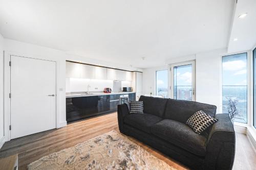 Edgware Apartment | Luxury Apartment With Stunning Views on 10th floor