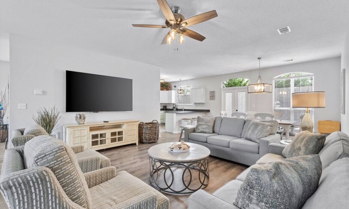 Fort Walton Beach - Destin House | Luxury Beach House ★ Steps to Pool ★ Walk to Beach ★ Private Beach Pavilion!