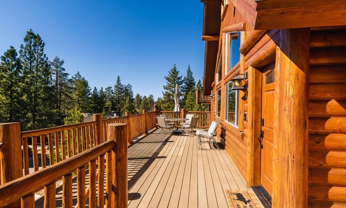 Castle Glen Estates Cabin | Luxury Cabin Living with Summit Views, Fire Pit, Hot Tub, Game Room, Pool Table