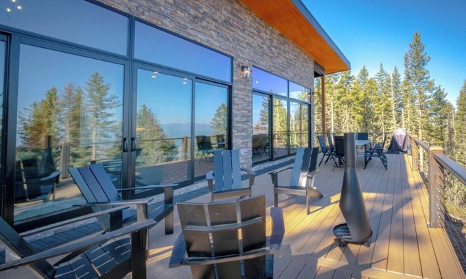 Angel Fire Cabin | Luxury Cabin On Ski Bike Trail, 4BR, Hot Tub with Mountain Views