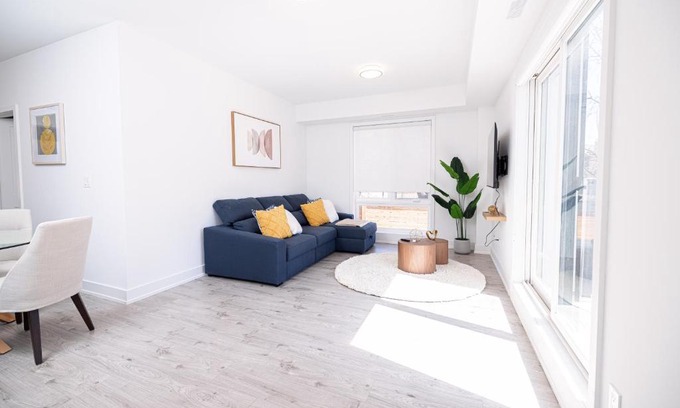 Niagara Falls Apartment | Luxury & Comfy Apartment, Mins Drive To All Niagara Falls Attraction