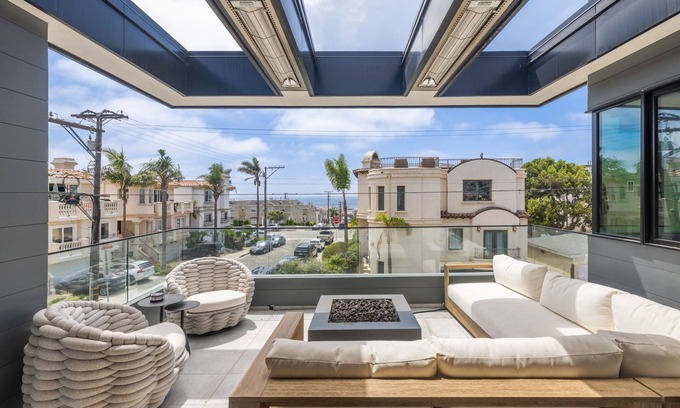 Hermosa Beach Condo | Luxury Condo: Chic 4-Bedroom in Hermosa Beach with Ocean Views