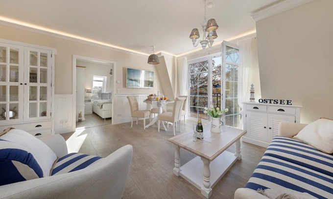 Zingst Apartment | Luxury vacation apartment right by the sea with sauna and fireplace.