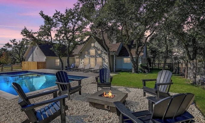 Dripping Springs House | Luxury Dripping Springs Home-Pool&Hot-Tub Firepit!