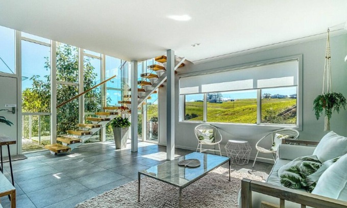 Karkari Peninsula House | Luxury Executive 4 Bedroom Holiday Home