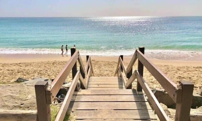 Moffat Beach House | Luxury family beach house steps to beach & cafes!