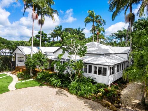 Bangalow House | Luxury Family Estate l Pet Friendly l Nova Escapes