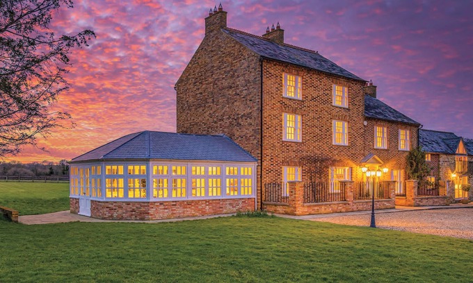 Wellingborough Cabin | Luxury farmhouse/lodge on scenic meadow and orchard. Pet-Friendly! w/Office