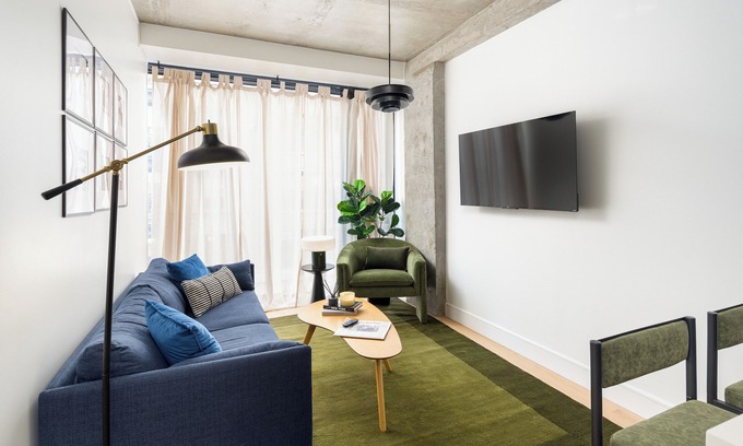 Chelsea Apartment | Luxury Full Floor Chelsea with Washer/Dryer 2bd