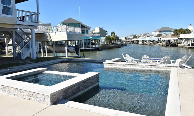 Isla Del Sol House | Luxury Galveston Waterfront Escape – Amazing Pool, Spa & Canal Views!